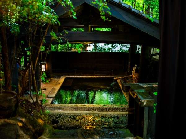 山の宿 新明館 風の湯 貸切露天風呂