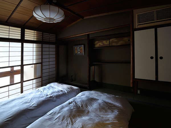 井筒安 館内 坪庭