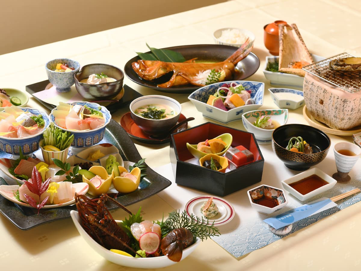 下田大和館 鮑・伊勢海老・鮑の三種盛り