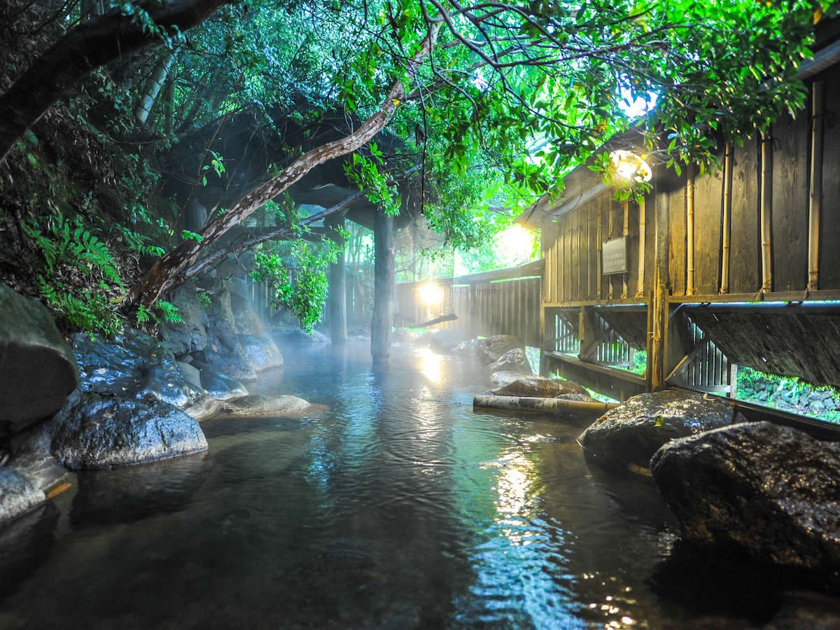 ふもと旅館 男性露天 渓流の音