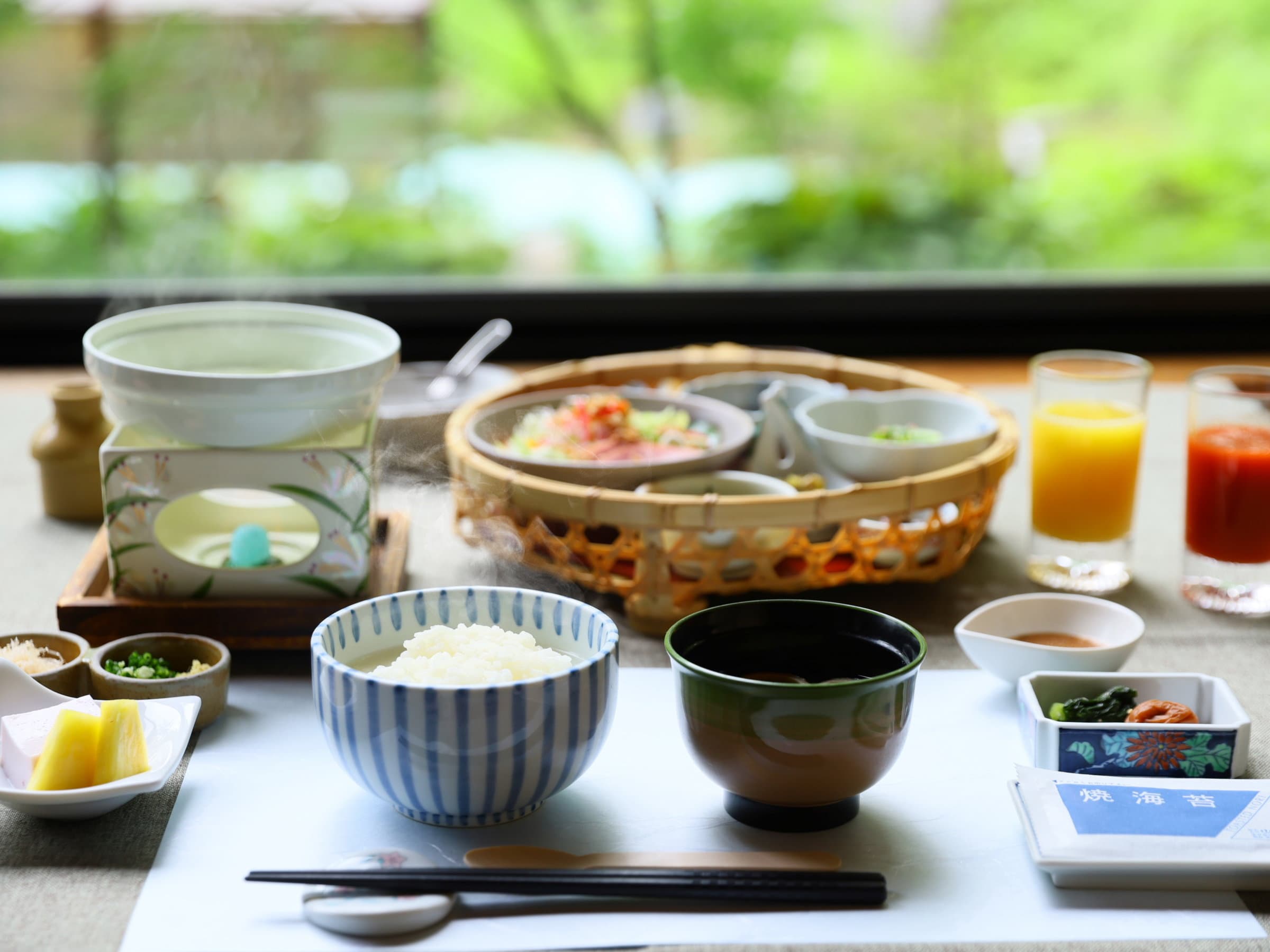 泡の湯旅館 朝食 名物の温泉粥