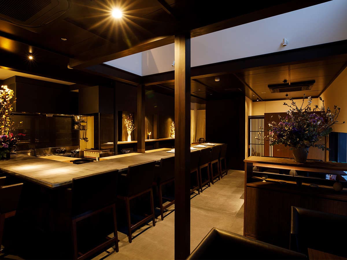 薪の音金澤 玄関