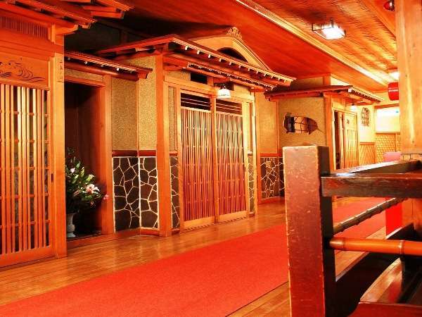 旅館かみなか 露天風呂付き川沿いの客室