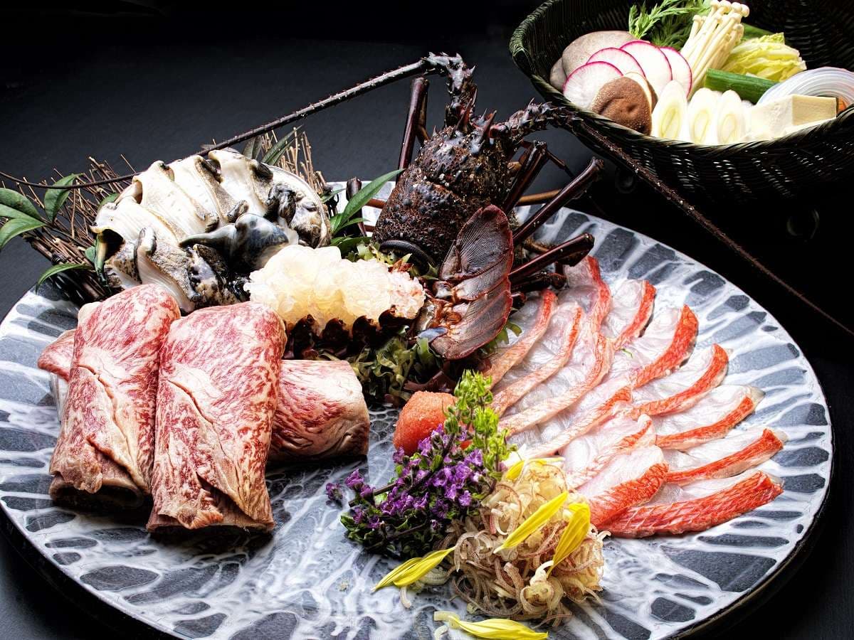 玉峰館 季節の鮮魚刺身の盛り合わせ