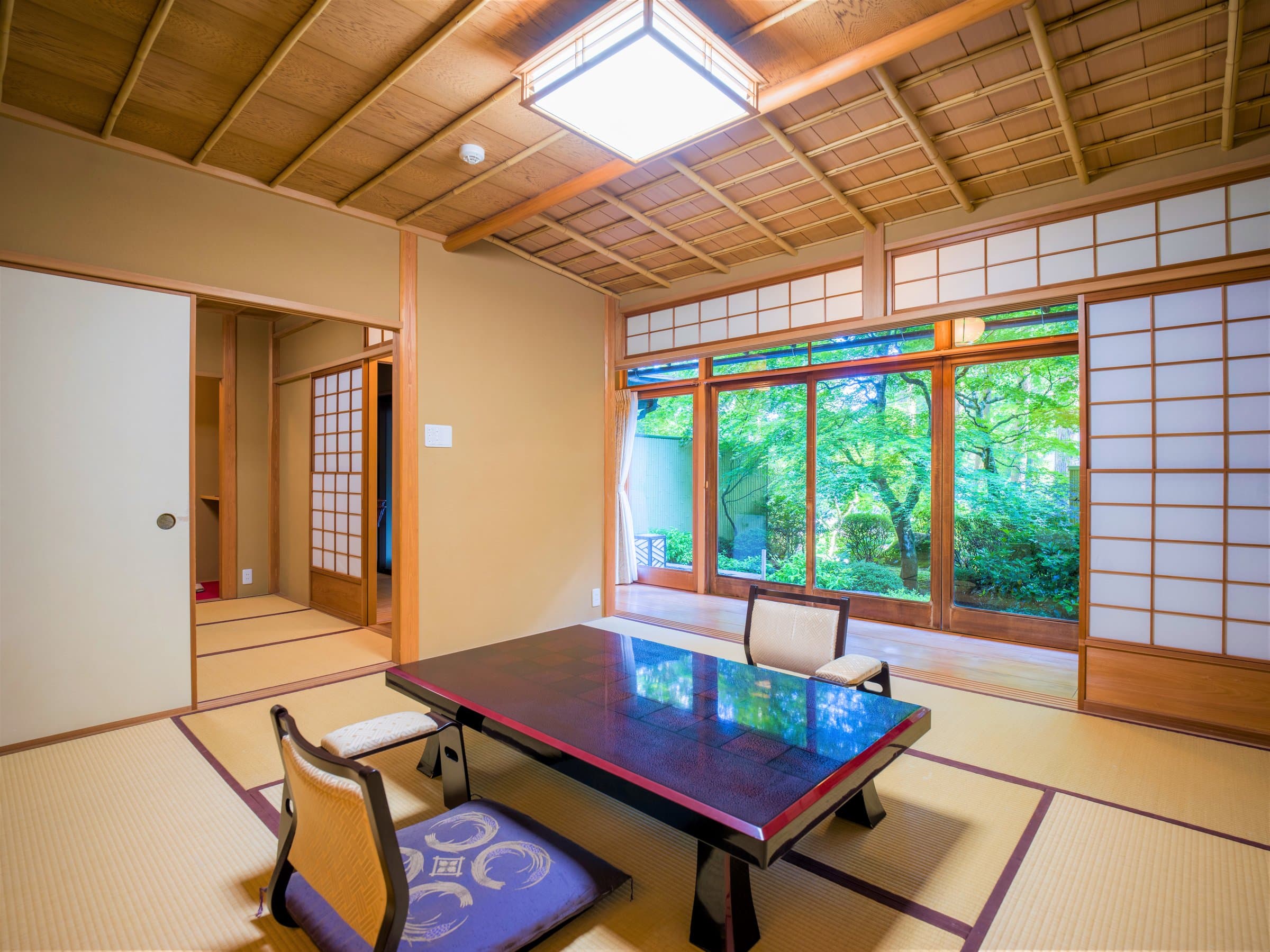 湯之島館 館内廊下
