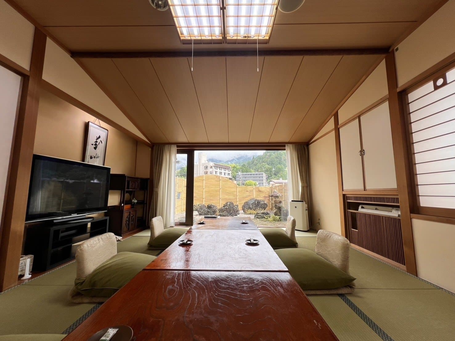 木曽屋 ロビー