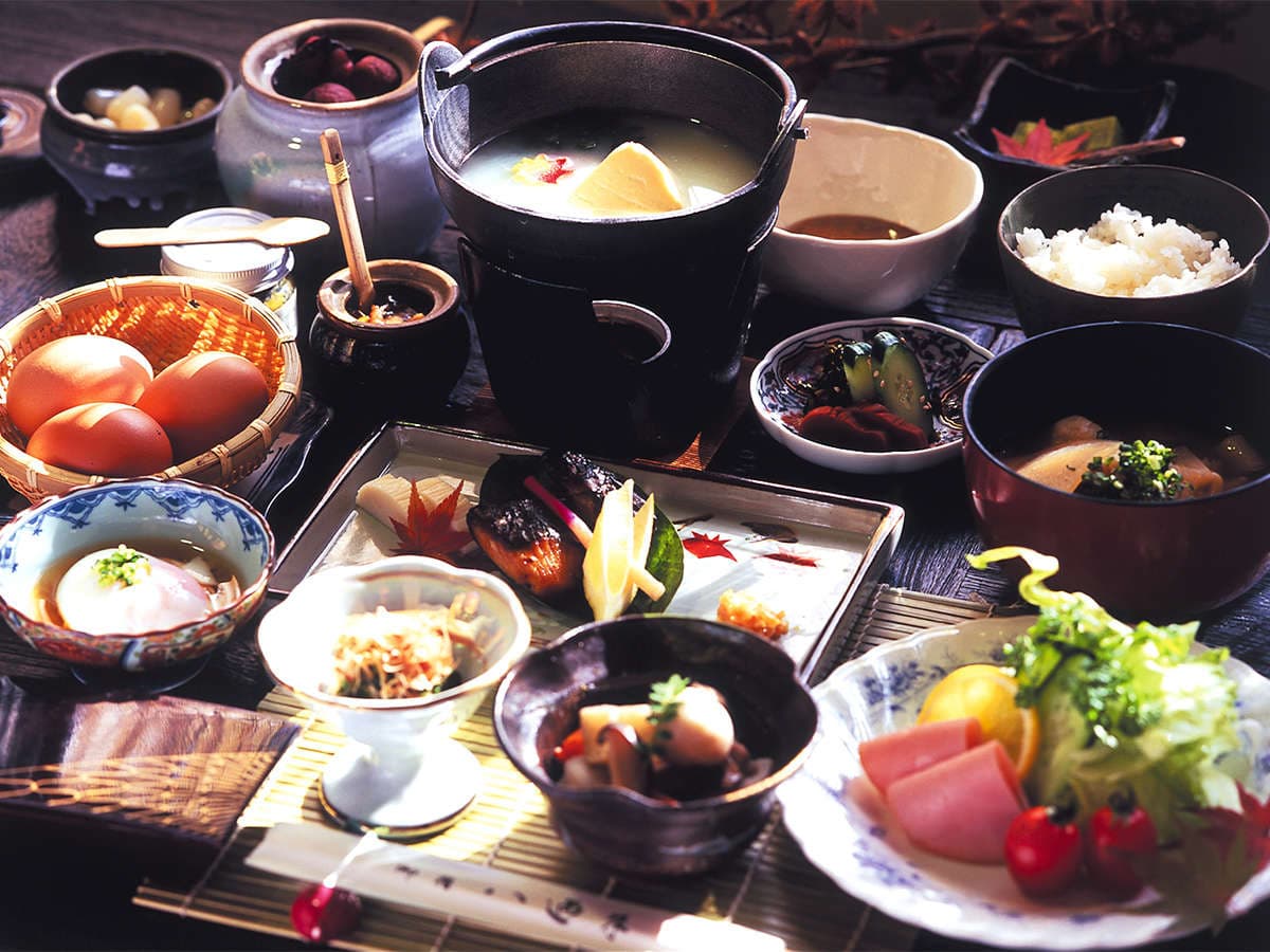 Japanese breakfast set with simmered hotpot, grilled fish, miso soup and rice at Onjuku Yagura