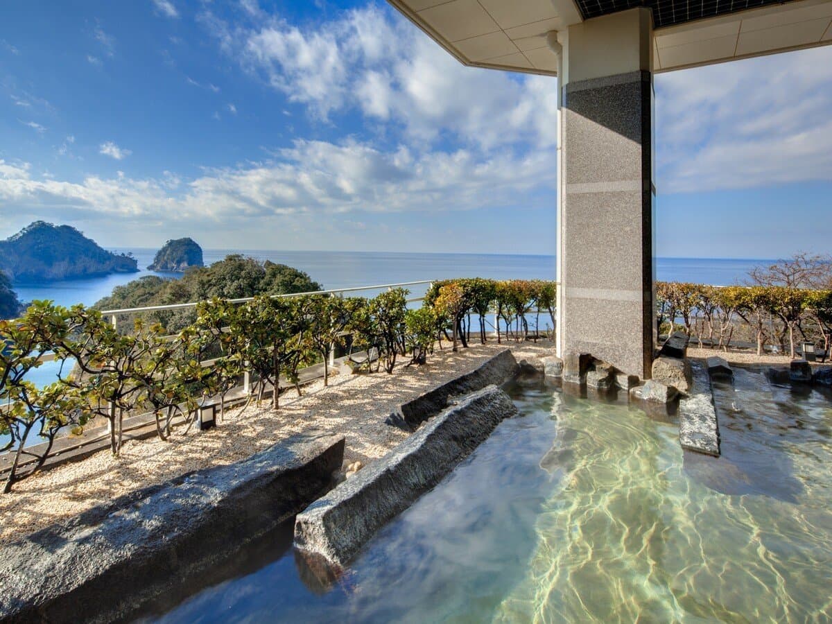 堂ヶ島ニュー銀水 海絶景の温泉大浴場