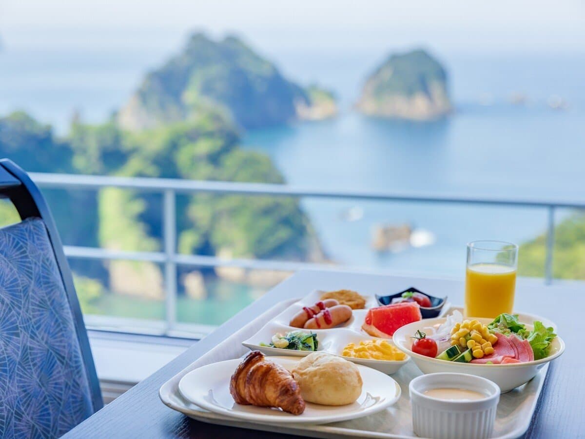堂ヶ島ニュー銀水 バイキングの夕食