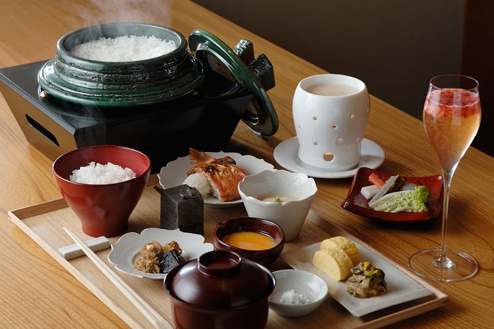 諧暢楼 和朝食膳（土鍋ごはん） © kaichoro.net