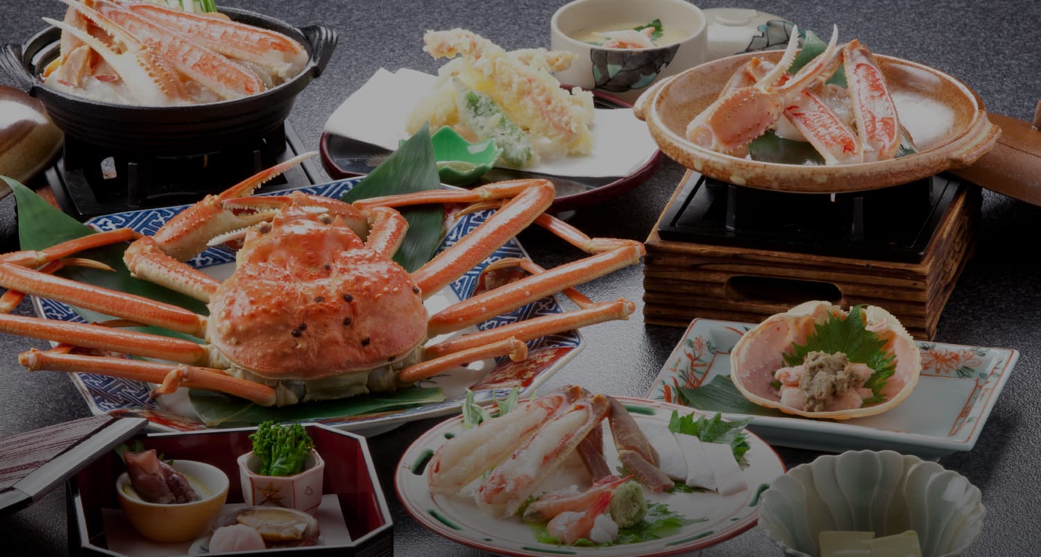 Snow crab kaiseki dinner spread served at Mikuniya ryokan