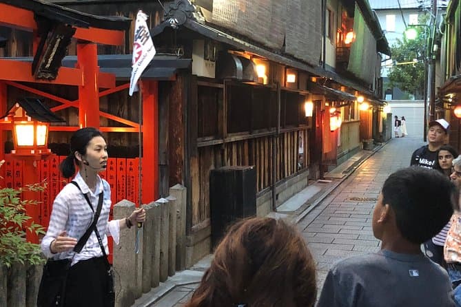 Gion Walking Tour by Night 5