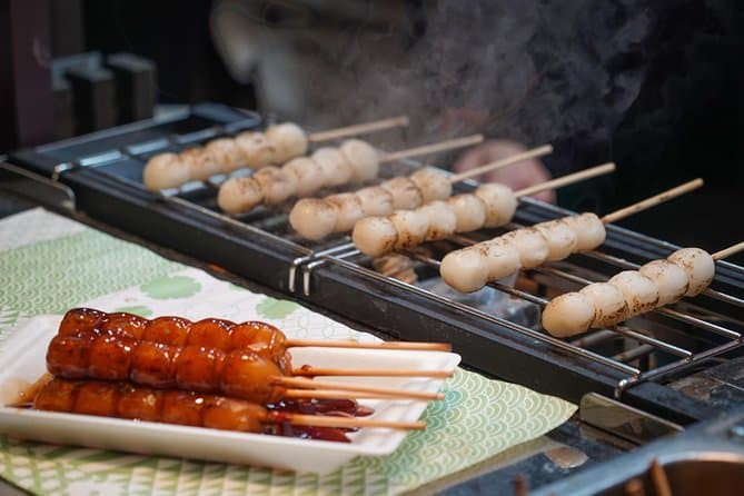 Nishiki Market Brunch Walking Tour (7 Tastings + Brunch) 1