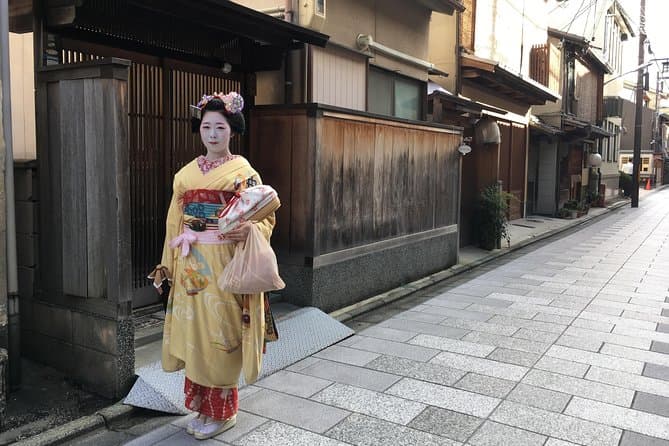 Gion Night Walking Tour 5