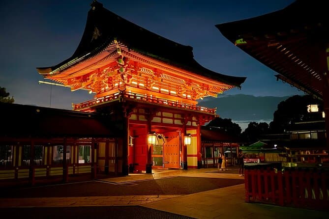 Kyoto Fushimi-Inari Night Walking Tour 4