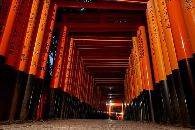 Kyoto Fushimi-Inari Night Walking Tour 1