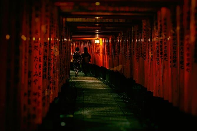 Kyoto Fushimi-Inari Night Walking Tour 3