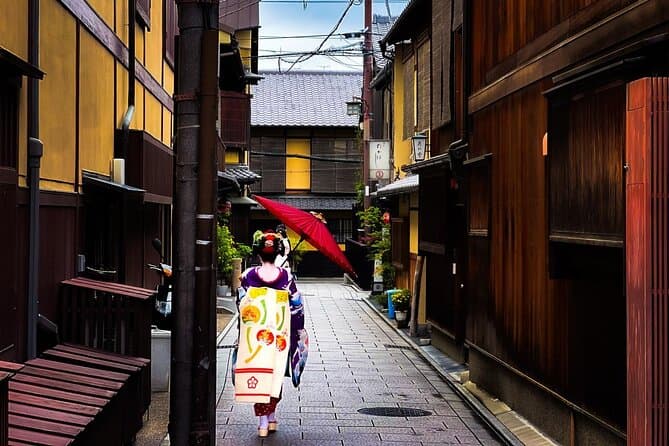 Kyoto: Gion and Geisha District Walking Tour 3