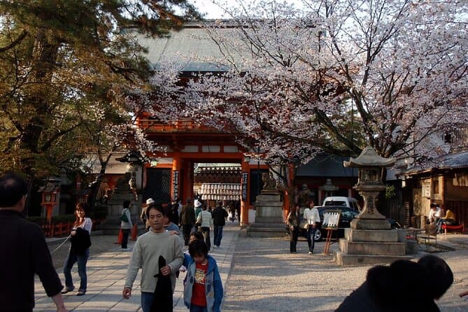 Kyoto Gion Night Walk & Geisha District Guided Tour 4