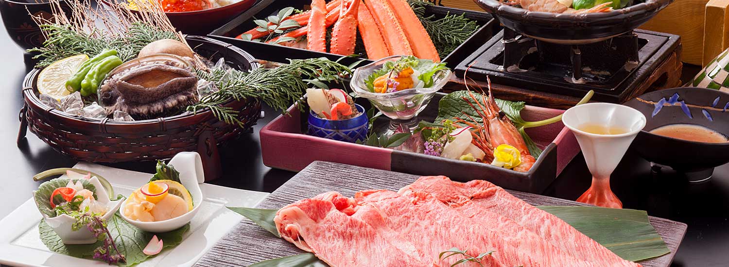 Kaiseki course featuring snow crab and marbled beef at Ryokufukaku
