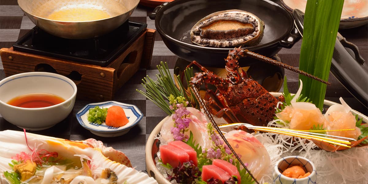 Premium seafood kaiseki featuring spiny lobster, abalone and sashimi at Atami Taikanso in Atami Onsen