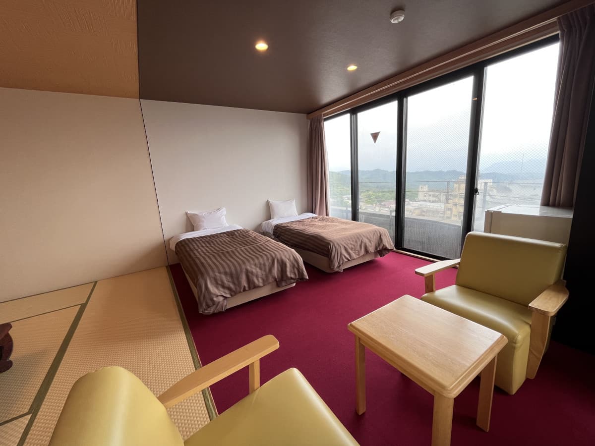 金太夫 ベッド付き和洋室客室 © itoenhotel.com