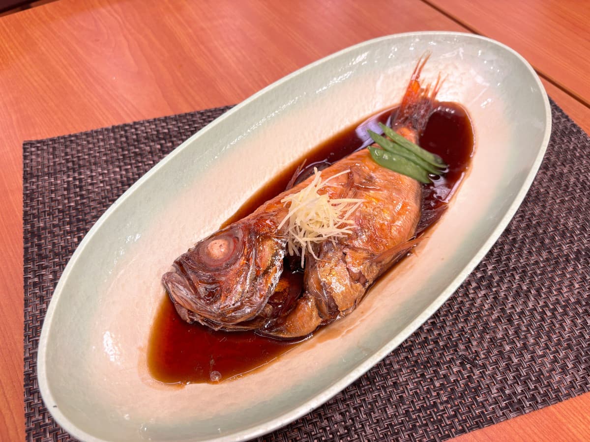 金太夫 金目鯛の姿煮付け © itoenhotel.com
