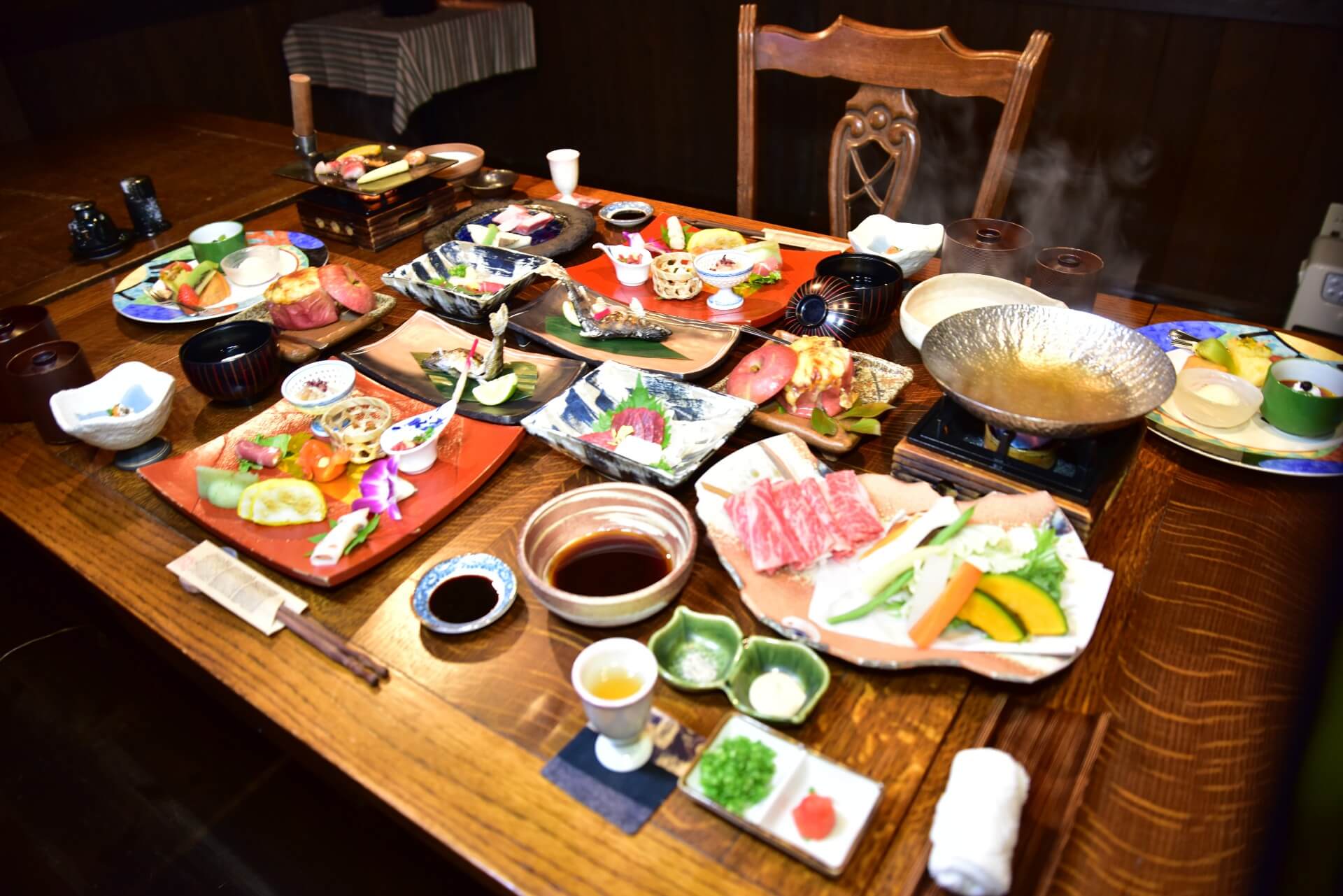 Course of the proprietress's creative Japanese kaiseki dinner at Kounoyu