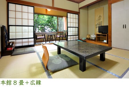 かつらの湯 丸永旅館 本館8畳和室 © maruei.in