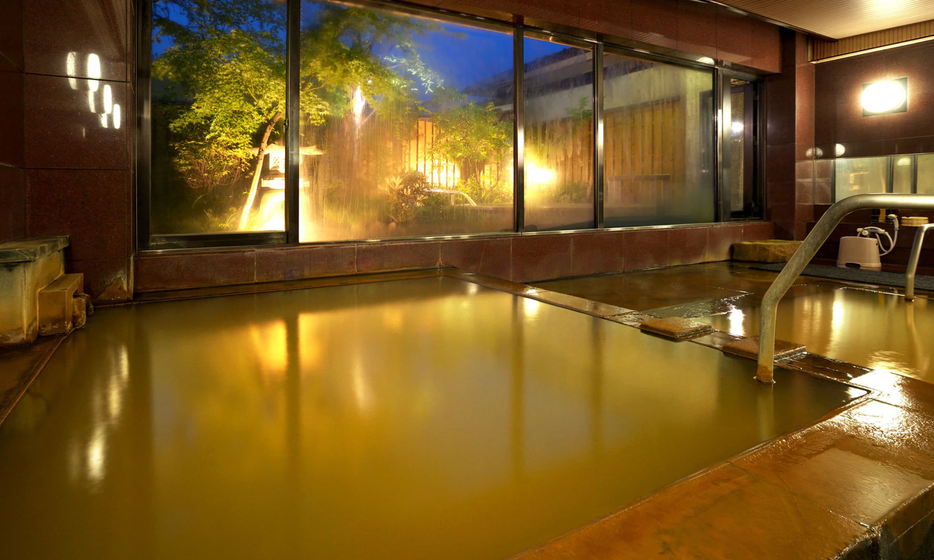 塚越屋七兵衛 黄金の湯 大浴場（別アングル） © tsukagoshiya.jp