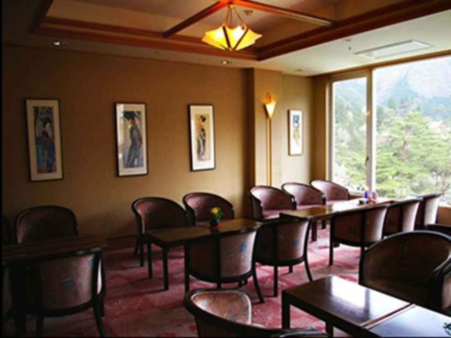 Lounge decorated with ukiyo-e artwork