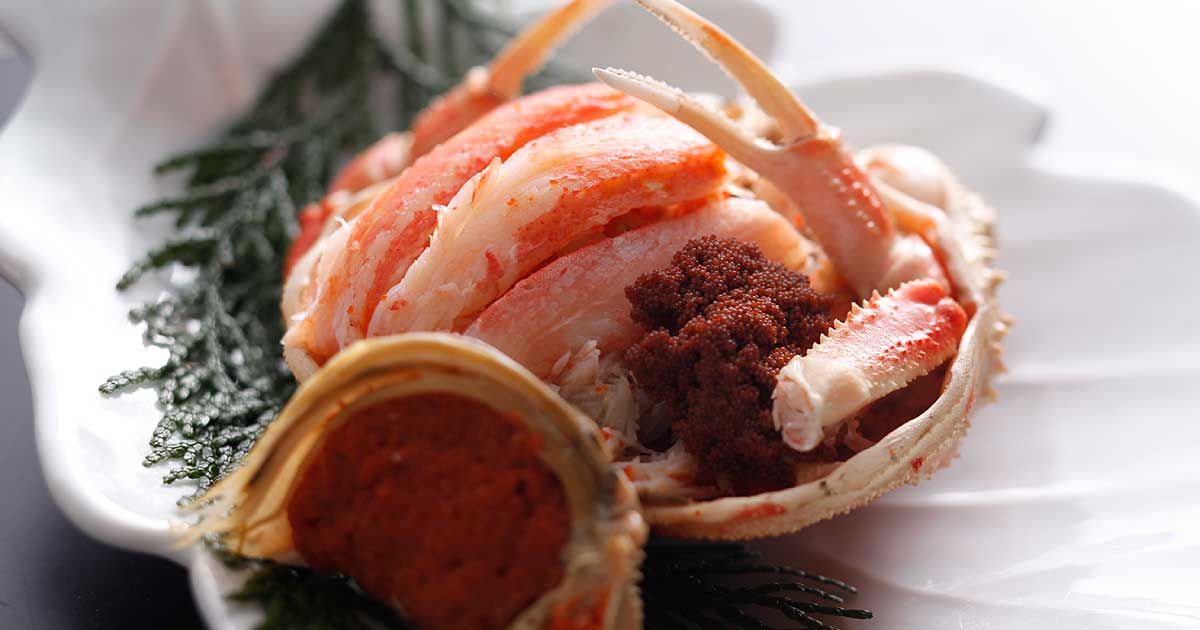 Snow crab plated with crab miso shell at Ryokufukaku