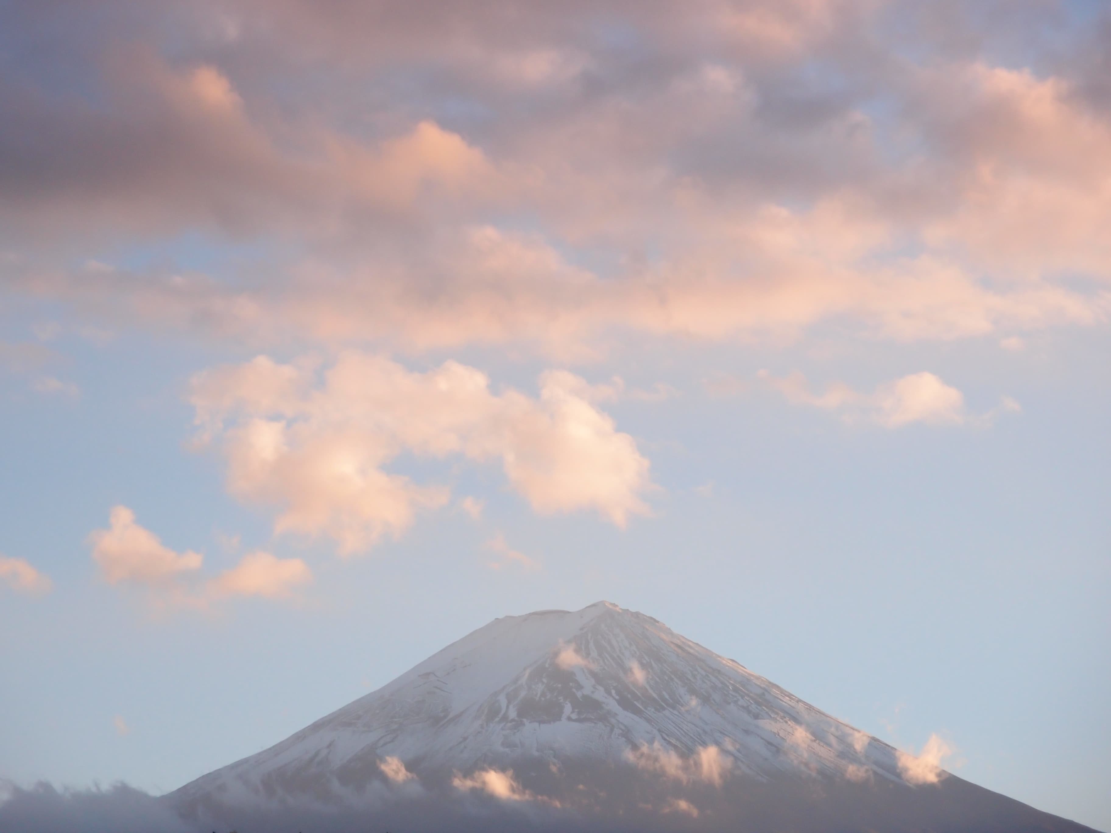 La Vista Fuji Kawaguchiko ryokan exterior with Lake Kawaguchi and Mt. Fuji visible