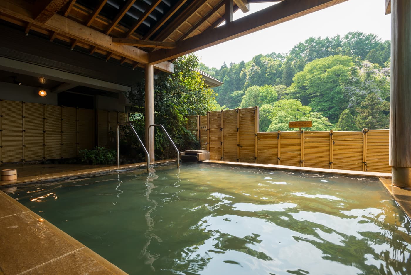 福一 黄金の湯 露天風呂 © fukuichi.jp