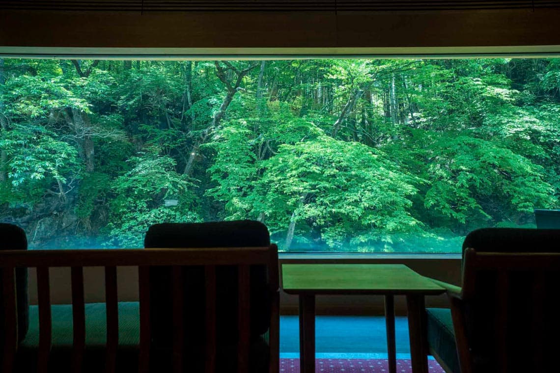 四万やまぐち館 渓谷ビューの和室客室 © yamaguchikan.co.jp